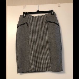 Alfani black and white houndstooth skirt size 4
